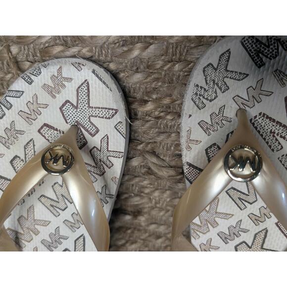 MICHAEL KORS MK FLIP FLOPS JET SET PRINT PVC GOLD SANDALS Size 9 - Picture 5 of 10